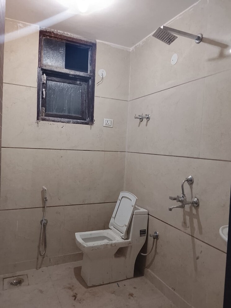 Bathroom, saket 2 Bedroom 850 Sq.Ft. Builder Floor In Saket Delhi 9653621