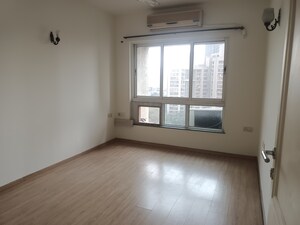Room in 3 BHK Apartment at Hiranandani Meadows, Manpada – for Rent