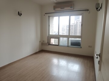 Room in 3 BHK Apartment at Hiranandani Meadows, Manpada – for Rent