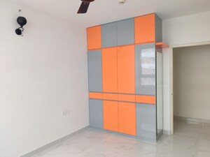 Room in 3 BHK Apartment at Mantri Lithos, Thanisandra – for Rent