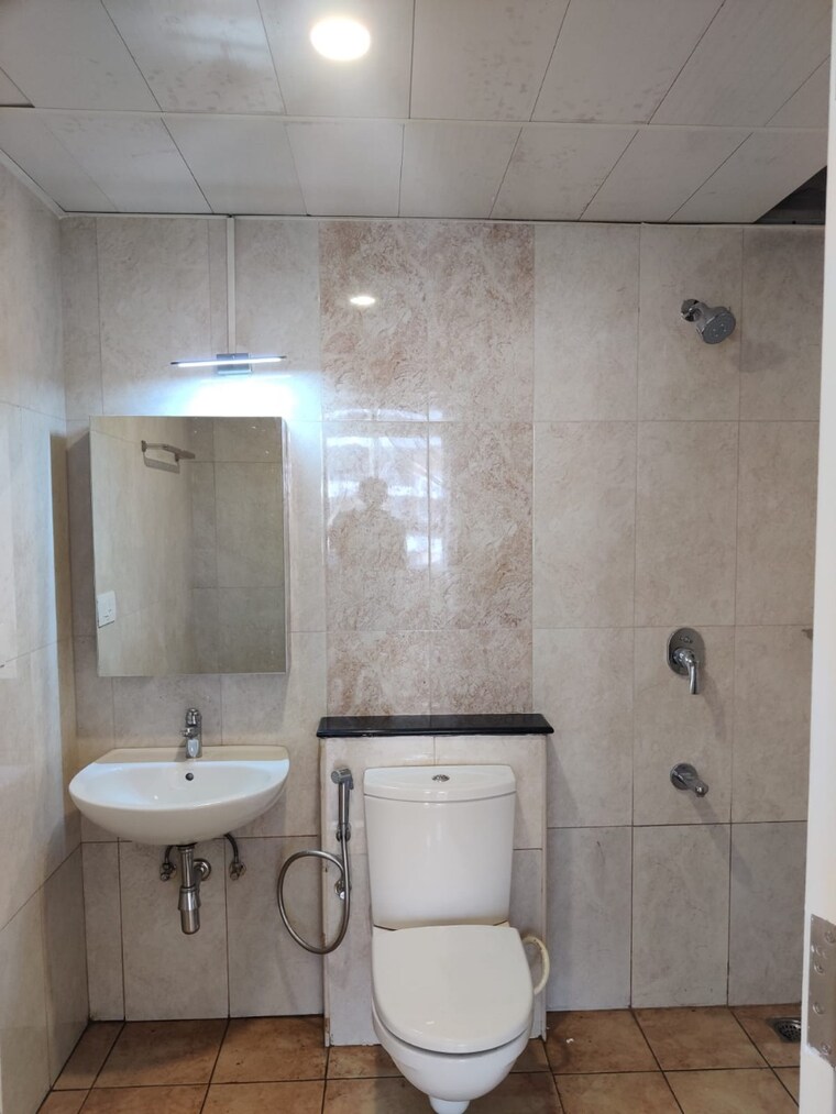 Bathroom, mantri-lithos 3 Bedroom 1740 Sq.Ft. Apartment In Thanisandra Bangalore 9653632