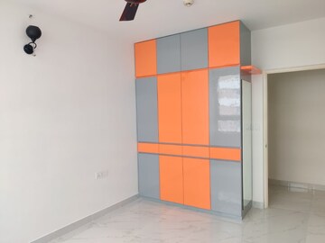 Room in 3 BHK Apartment at Mantri Lithos, Thanisandra – for Rent