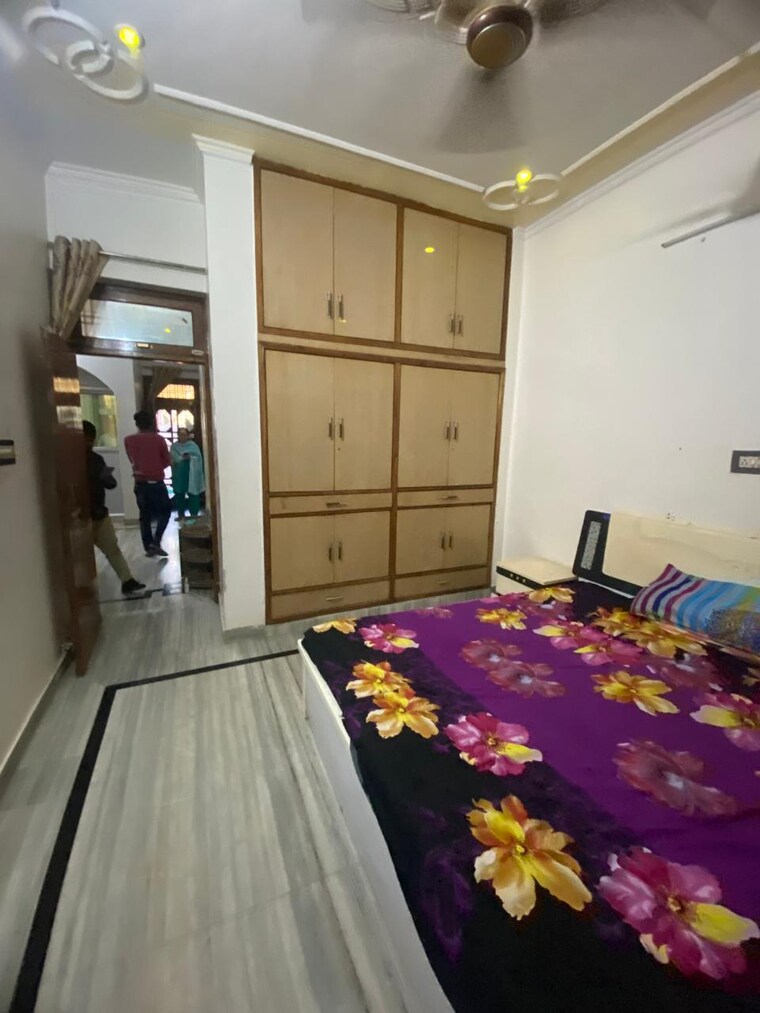Room, gomti nagar Pg For Boys & Girls In Gomti Nagar 9653681