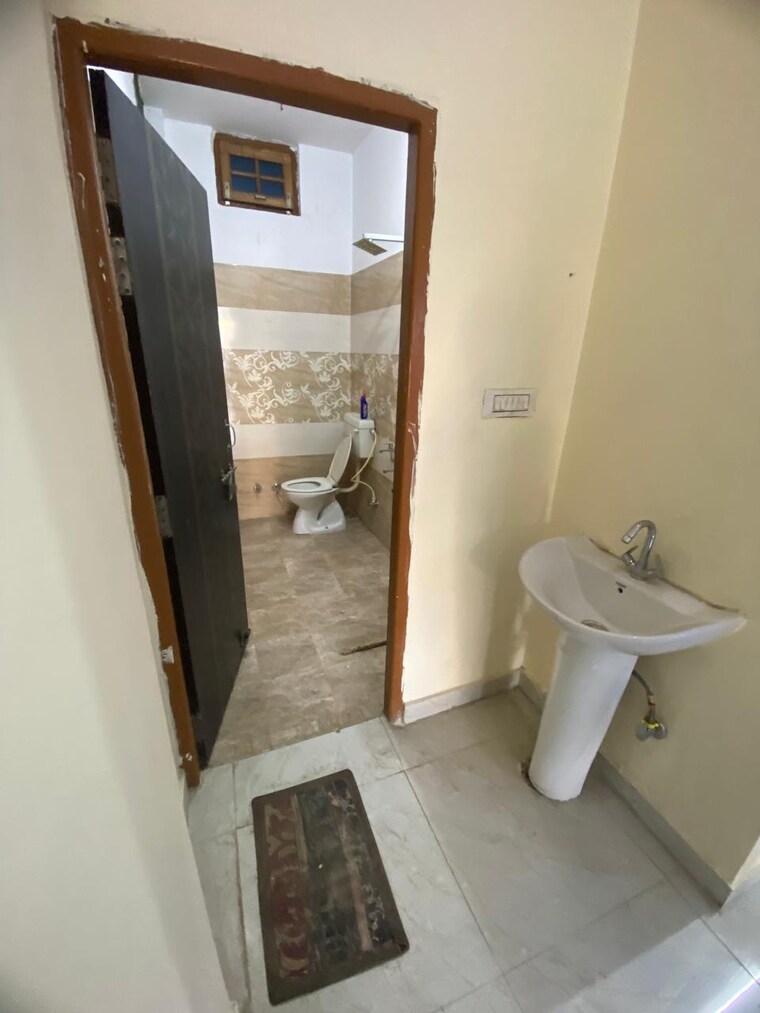 Bathroom, gomti nagar Pg For Boys & Girls In Gomti Nagar 9653681