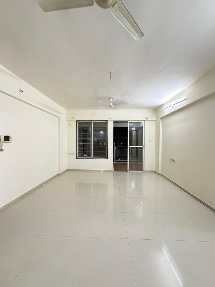 Room, pristine-prolife-1 3 Bedroom 1500 Sq.Ft. Apartment In Wakad Pune 9653694