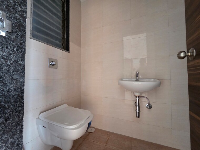 Bathroom, gulmohar-chs-goregaon 2 Bedroom 730 Sq.Ft. Apartment In Goregaon West Mumbai 9653701