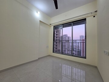 Room in 2 BHK Apartment at Gulmohar CHS Goregaon, Goregaon West – for Rent