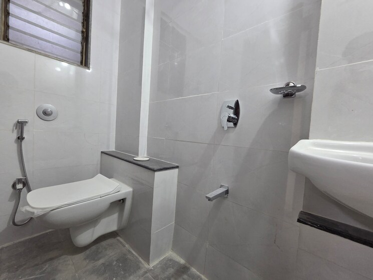 Bathroom, gulmohar-chs-goregaon 2 Bedroom 550 Sq.Ft. Apartment In Goregaon West Mumbai 9653704