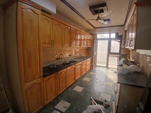 Kitchen in 4 BHK Apartment at DLF The Royalton Tower, Dlf Phase V – for Rent