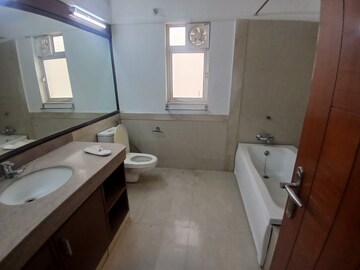 Bathroom in 4 BHK Apartment at DLF The Royalton Tower, Dlf Phase V – for Rent