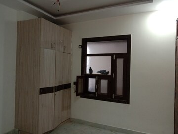 Room in 2 BHK Builder Floor at Dwarka Mor – for Sale