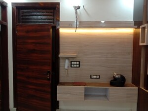 Furnished Amenities in 2 BHK Builder Floor at Dwarka Mor – for Sale