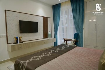 Room in 3.5 BHK Builder Floor at Sector 113 – for Sale