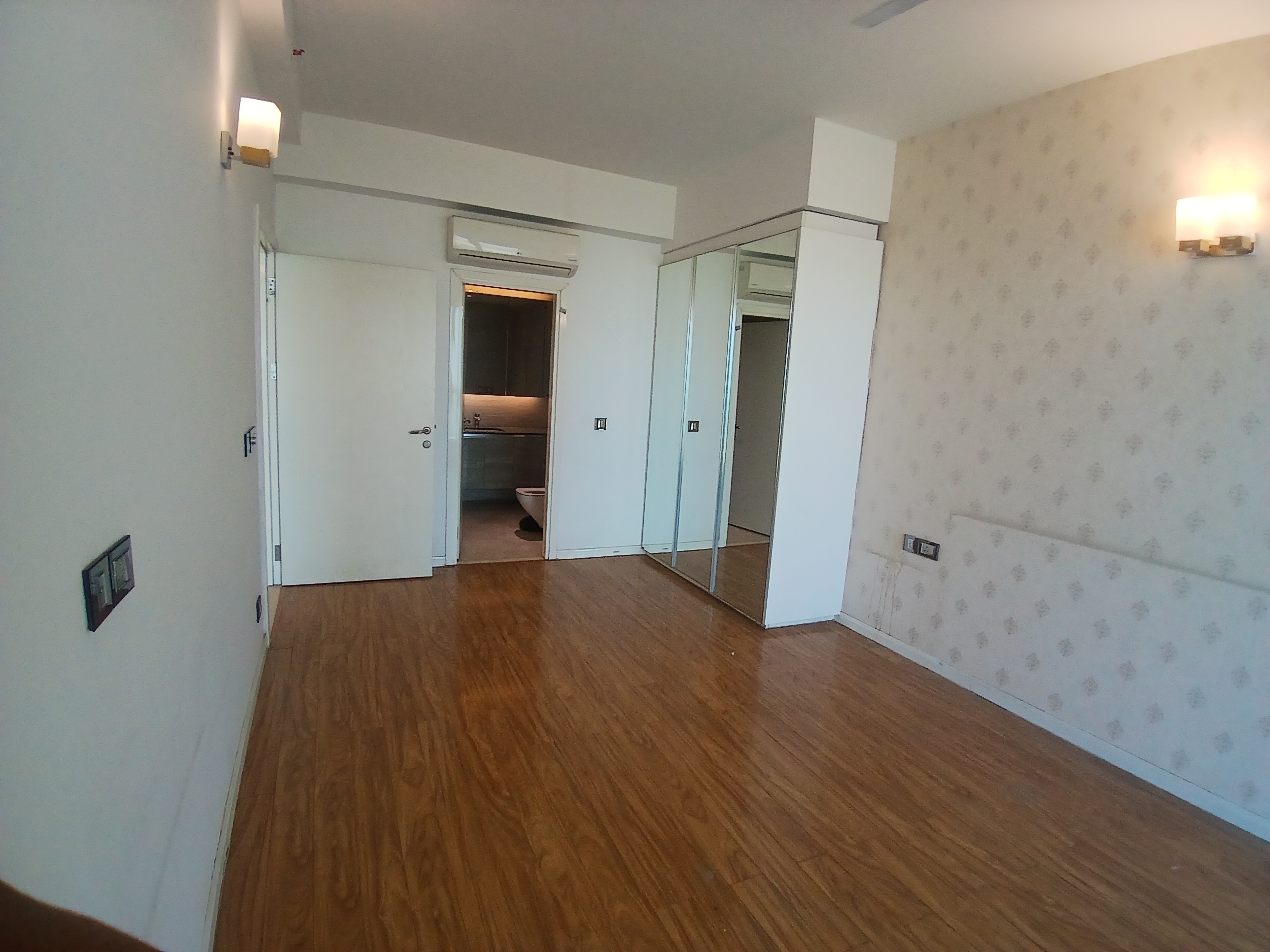 3 BHK Apartment For Rent in DLF The Crest