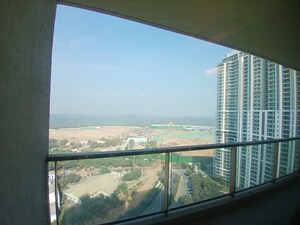 Swimming Pool in 3 BHK Apartment at DLF The Crest, Sector 54 – for Rent