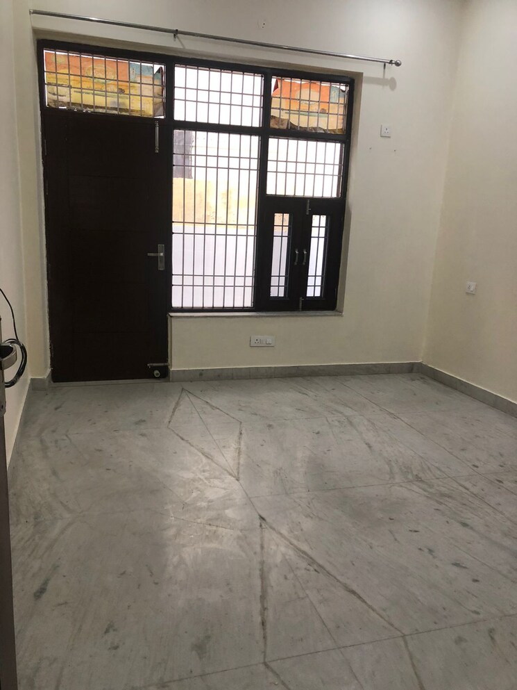 Room, sector 46 2 Bedroom 1550 Sq.Ft. Independent House In Sector 46 Gurgaon 9653775