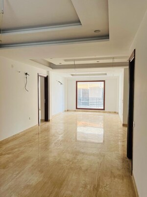 Room in 4 BHK Builder Floor at Palam Vihar – for Sale