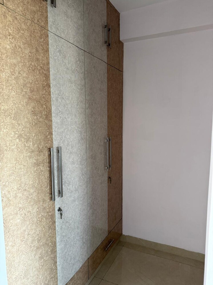 Room, palam vihar 4 Bedroom 520 Sq.Yd. Builder Floor In Palam Vihar Gurgaon 9653813