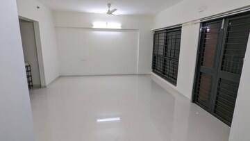 Room in 2 BHK Apartment at Kumar Princetown, Undri – for Rent