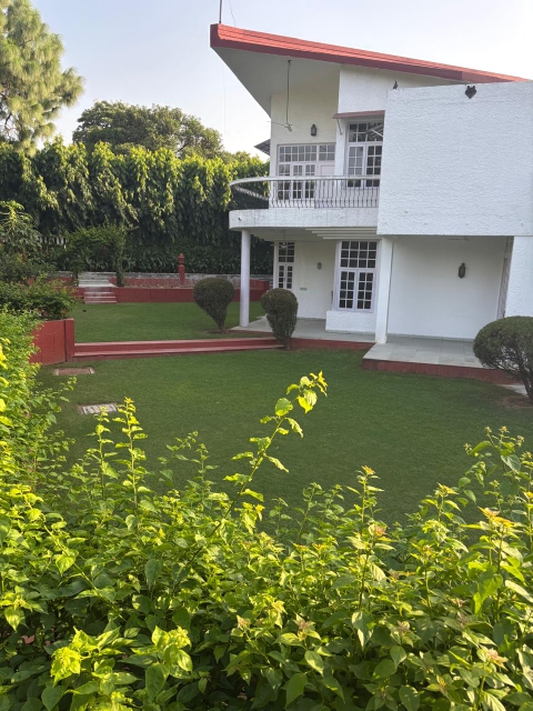 5 BHK + Extra Room Villa For Rent in Saket 