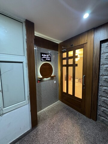 Room in 3 BHK Apartment at Pir Machalla – for Rent