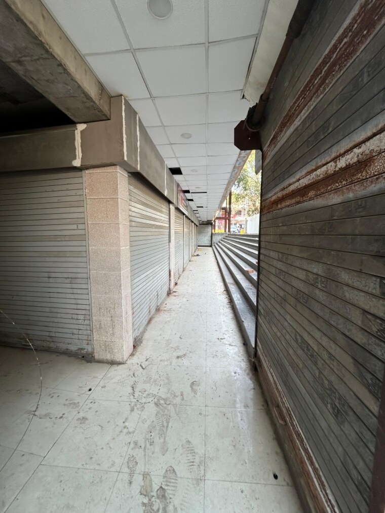 Balcony, vihaan-shopping-plaza Commercial Shop 189 Sq.Ft. In Pratap Vihar Ghaziabad 9653833