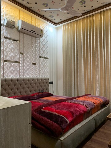 Bedroom in 6 BHK Independent House at Mona Greens, Ghazipur – for Sale