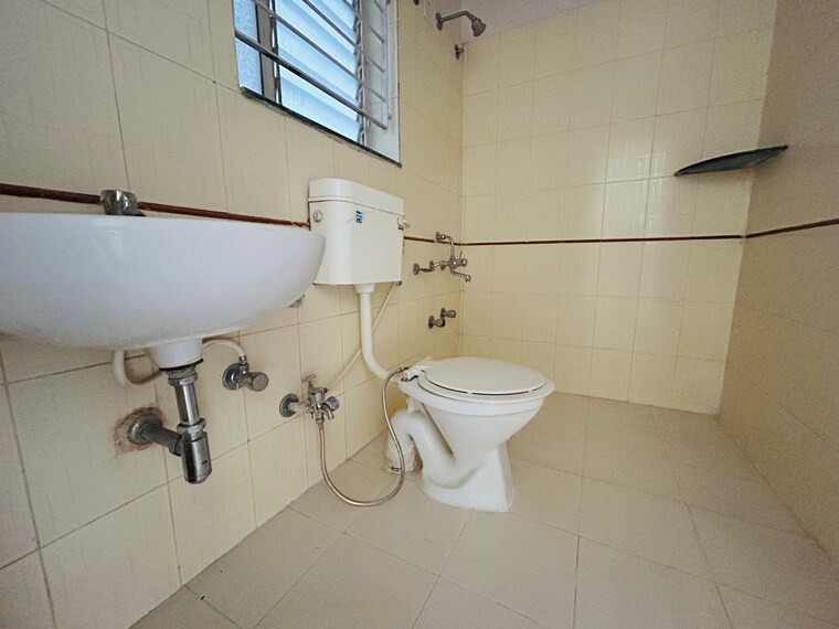 Bathroom, dsk-saptasur 3 Bedroom 1290 Sq.Ft. Apartment In Dhayari Pune 9653863