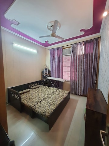 Bedroom in 3 BHK Apartment at Mona Greens, Ghazipur – for Rent