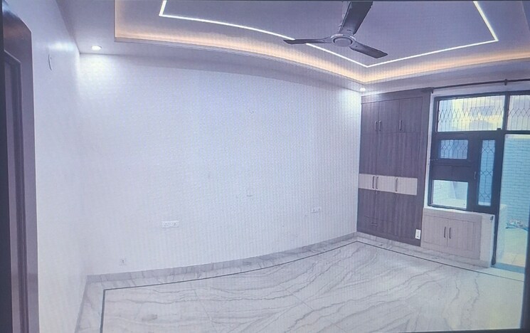 Room, sector 36 3 Bedroom 250 Sq.Mt. Builder Floor In Sector 36 Noida 9653913