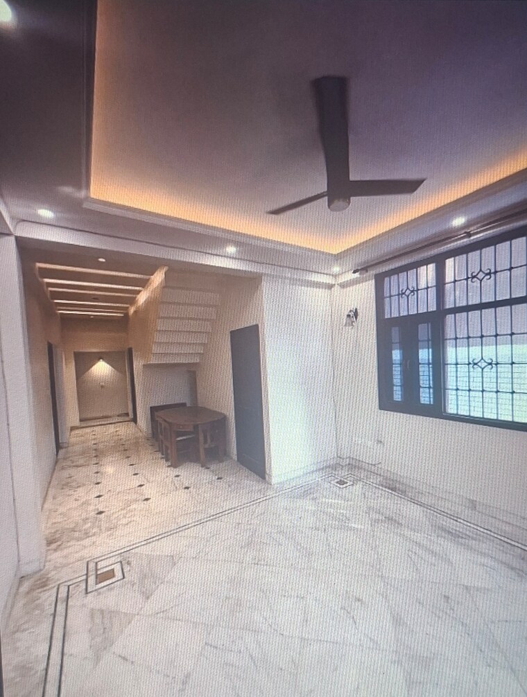 Kitchen, sector 36 3 Bedroom 250 Sq.Mt. Builder Floor In Sector 36 Noida 9653907