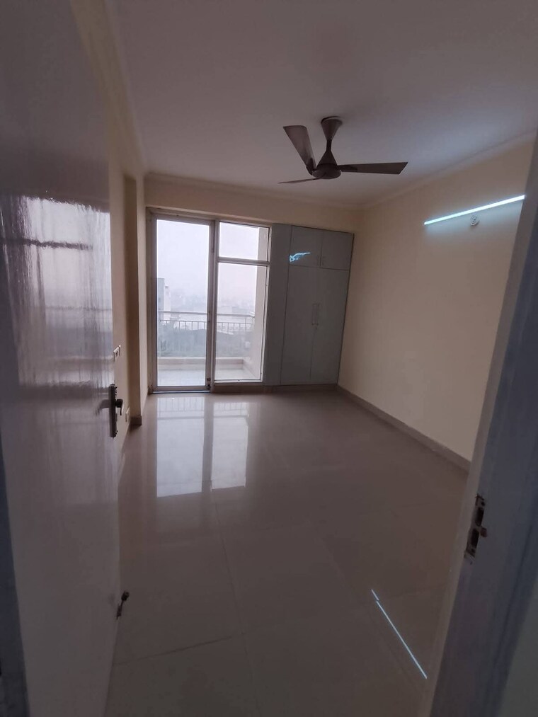 Room, gaur-city-2-14th-avenue 3 Bedroom 1150 Sq.Ft. Apartment In Sector 16c Greater Noida Greater Noida 9653920