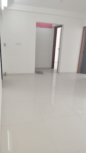 Room in 2 BHK Apartment at Haware Tilak Nagar, Tilak Nagar – for Rent