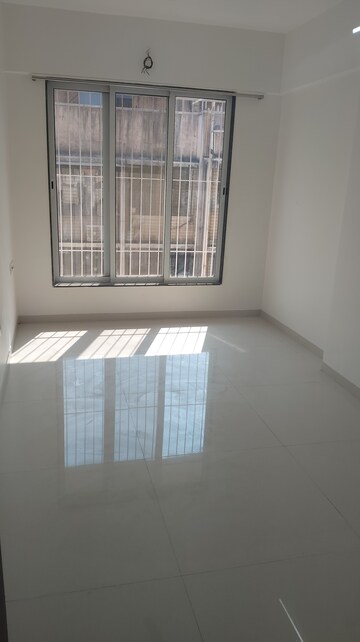 Room in 2 BHK Apartment at Haware Tilak Nagar, Tilak Nagar – for Rent