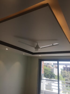 Furnished Amenities in 3 BHK Builder Floor at RWA Azadpur Colony, Model Town – for Rent