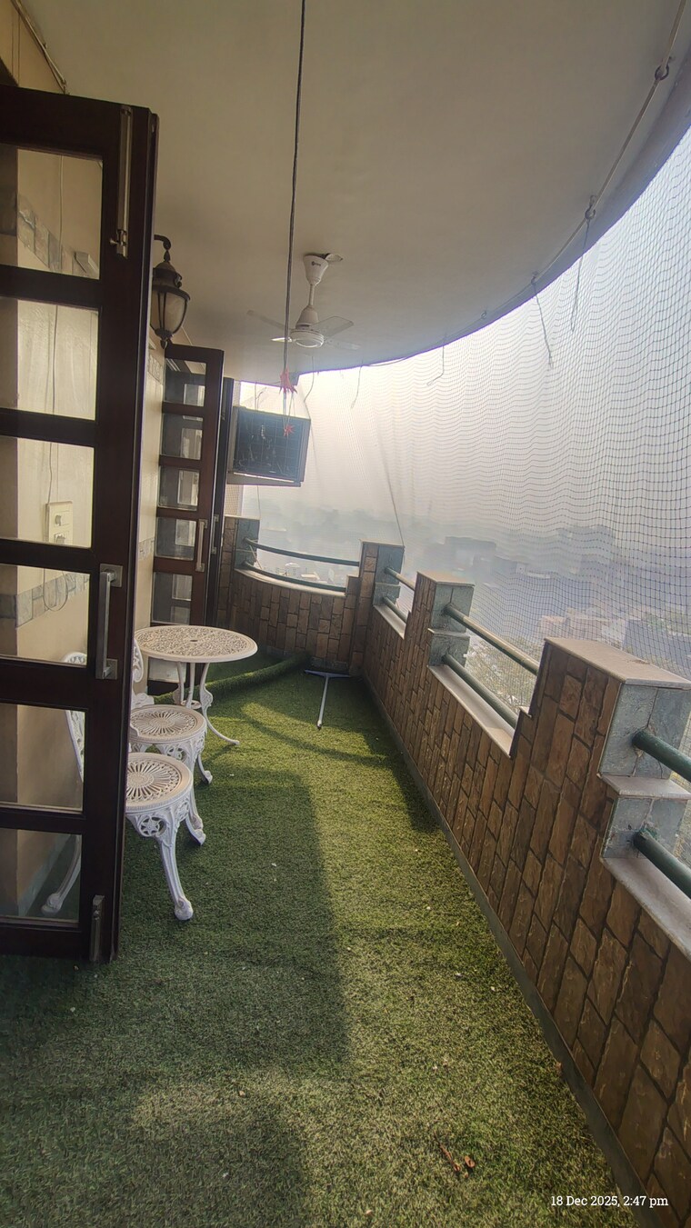 Kitchen, unitech-palms 3.5 Bedroom 2150 Sq.Ft. Apartment In South City 1 Gurgaon 9653927