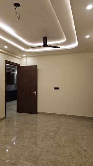 Room in 4 BHK Independent House at Sector 43 – for Rent