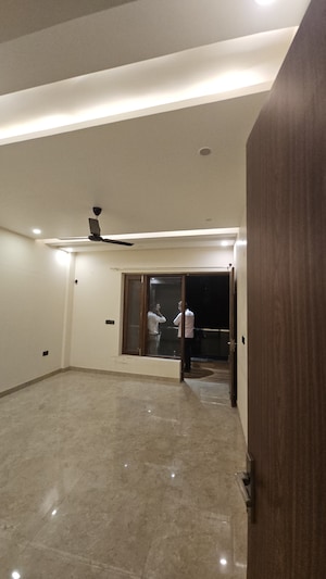 Room in 4 BHK Independent House at Sector 43 – for Rent