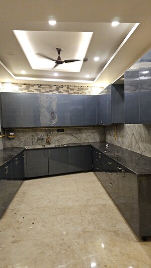 Kitchen in 4 BHK Independent House at Sector 43 – for Rent