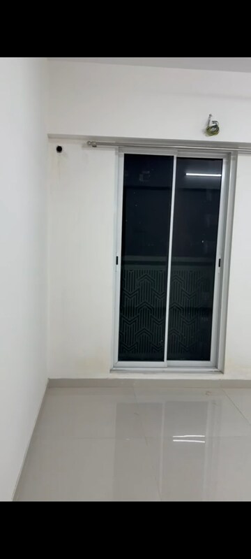 Furnished Amenities in 2.5 BHK Apartment at Sayba Elegant, Kurla East – for Rent