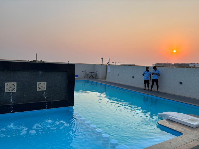 Swimming Pool, platinum-life 3 Bedroom 900 Sq.Ft. Apartment In Andheri West Mumbai 9653958