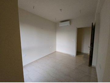 Room in 2 BHK Apartment at Lodha Sterling Tower K, Kolshet Road – for Sale