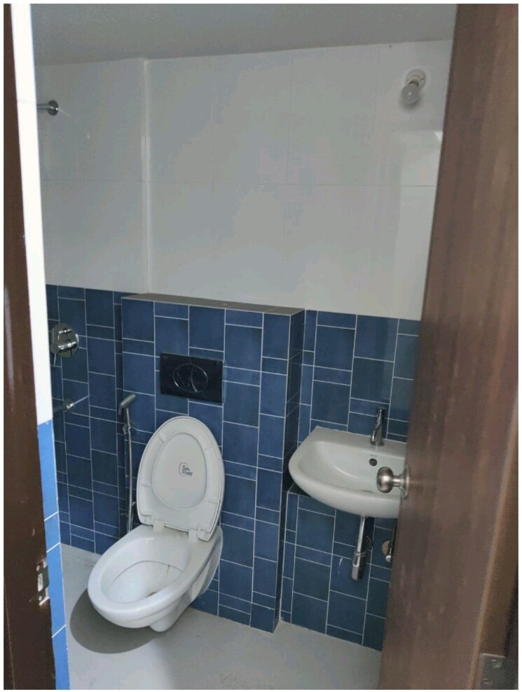 Bathroom, lodha-amara-tower-44 2 Bedroom 672 Sq.Ft. Apartment In Kolshet Road Thane 9653977