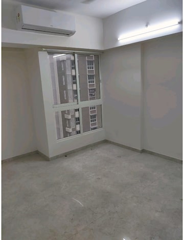 Room in 2 BHK Apartment at Lodha Amara Tower 44, Kolshet Road – for Rent