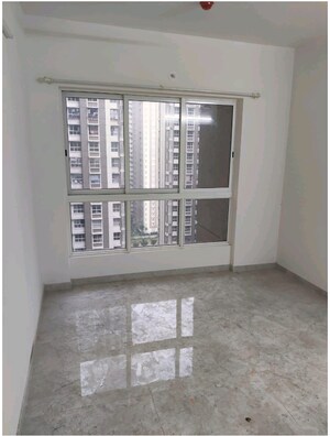 2 BHK Apartment For Rent in Lodha Amara Tower 44, Kolshet Road