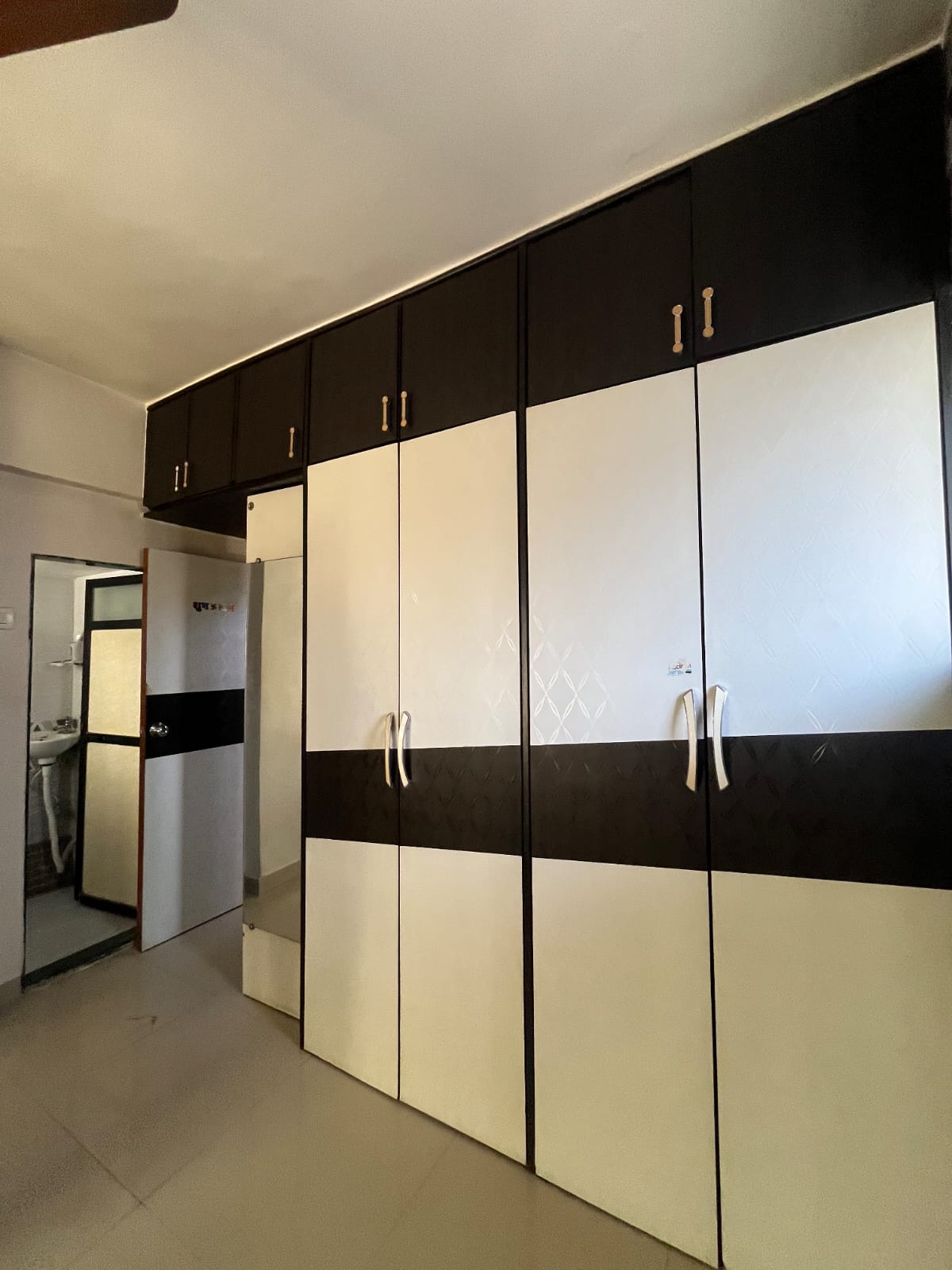 1 BHK + Extra Room Apartment For Rent in Charai