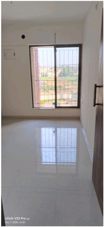 Room in 1 BHK Apartment at Dosti Greater Thane, Kalher – for Rent