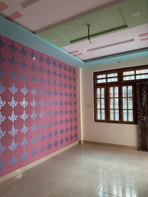 Room in 2 BHK Independent House at Deva Road – for Sale