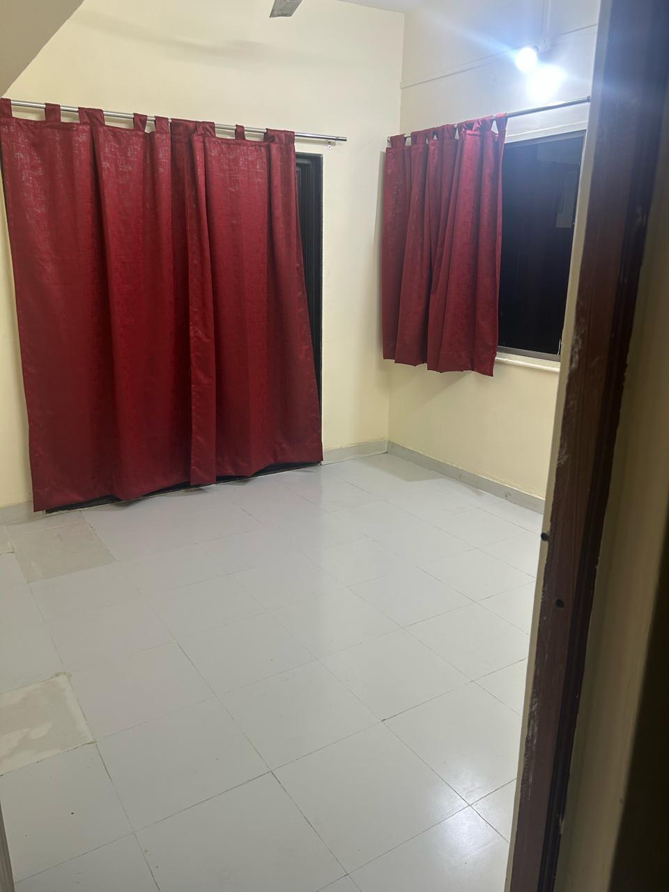 2 BHK + Extra Room Apartment For Rent in Mate Appartment 