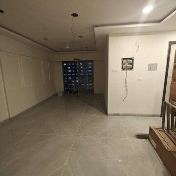 Room in 2 BHK Apartment at Hubtown The Premiere, Andheri West – for Rent